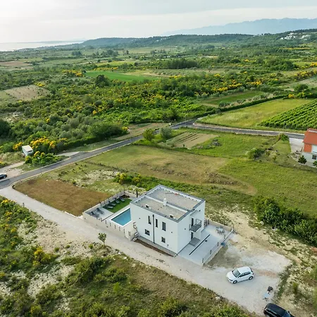 Lu, Krneza Ražanac